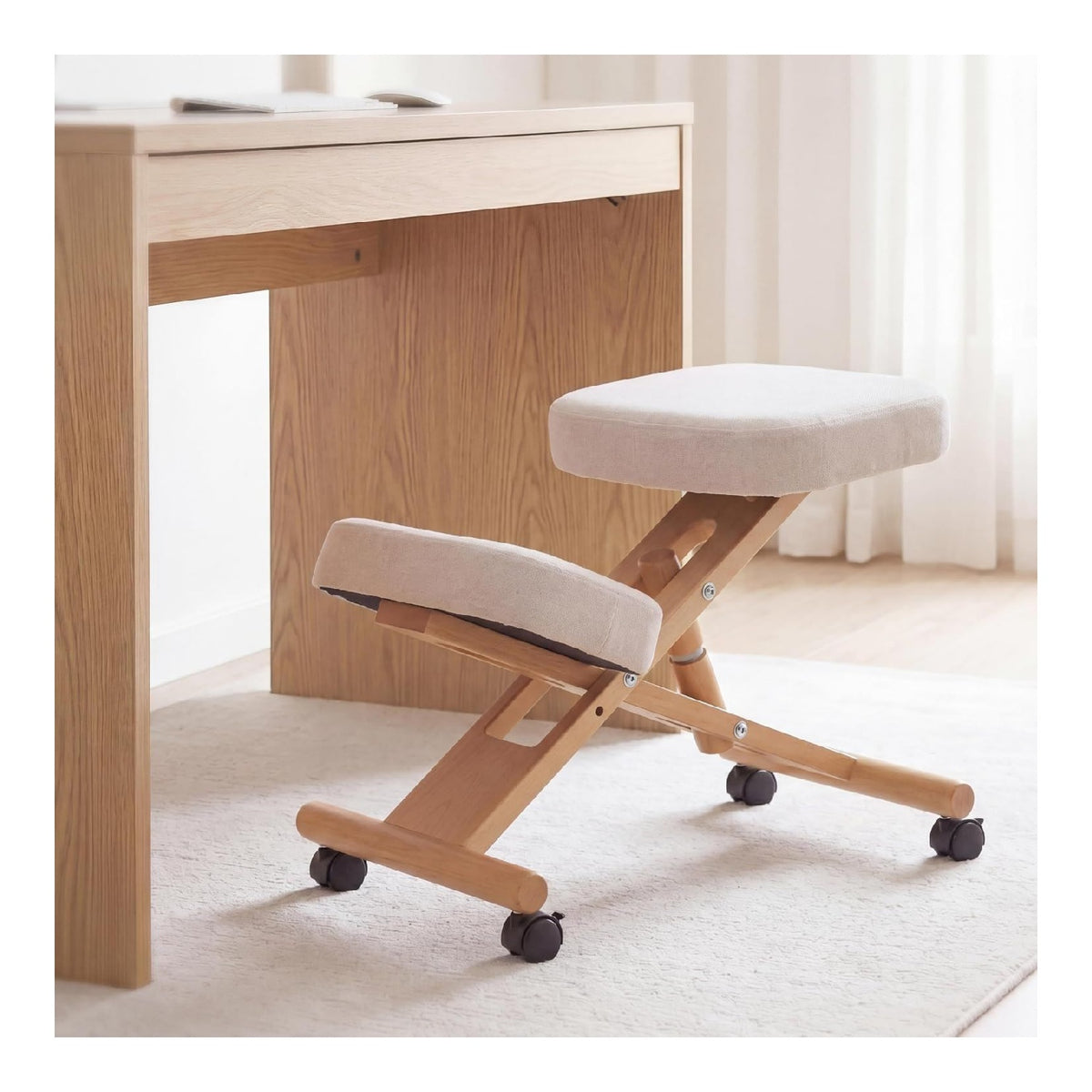 Tabourets reglable sur roulettes creme